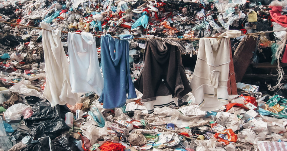 Lo Spettro Oscuro della Moda Veloce: Lo Sfruttamento dei Bambini nei Centri di Produzione di Vestiti in Bangladesh